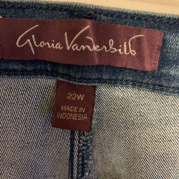 Jeans - Picture 1 of 3